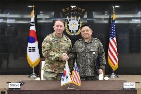 Chairman and Commander Agree to Support GOC 대표 이미지