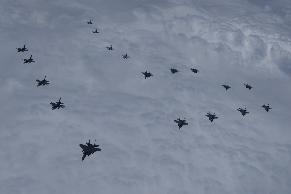 [2보] 한미, 北미사일 도발에 F-35A 등 20대로 공중무력시위 대표 이미지